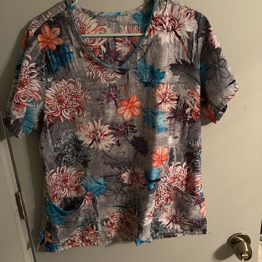 Scrub top for women